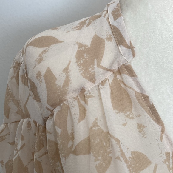 cabi Couplet Peasant Sheer Long Sleeve Top - Picture 5 of 11